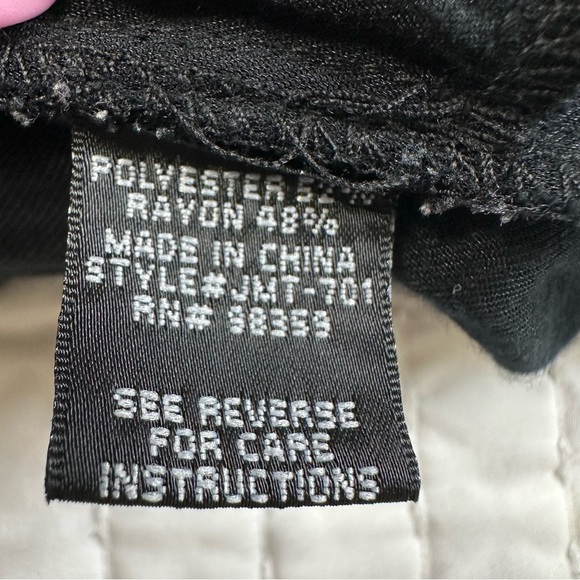 Rhapsody Neutral Black Sleeveless Romper with pockets - Picture 9 of 11